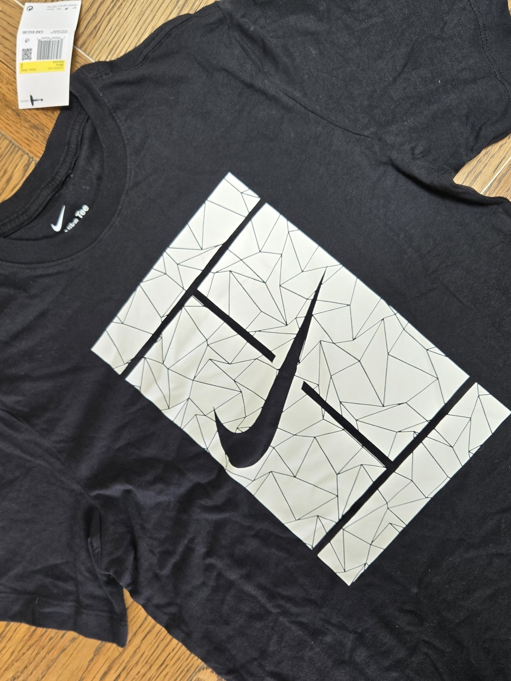 Nike Men’s Black Graphic Logo T-Shirt